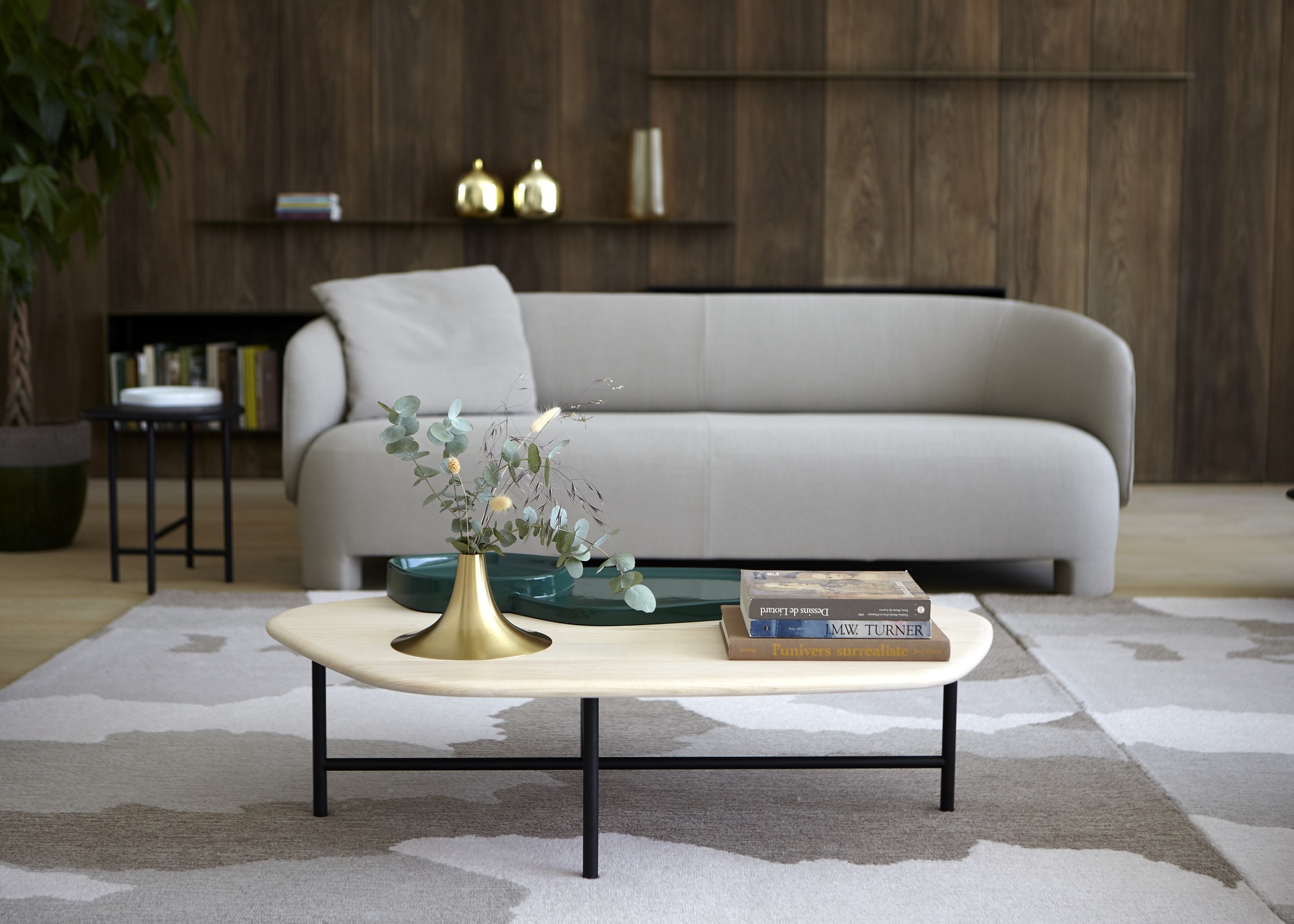 ロゼレワ | テーブル | 取扱製品 | ligne roset | リーン・ロゼ公式サイト